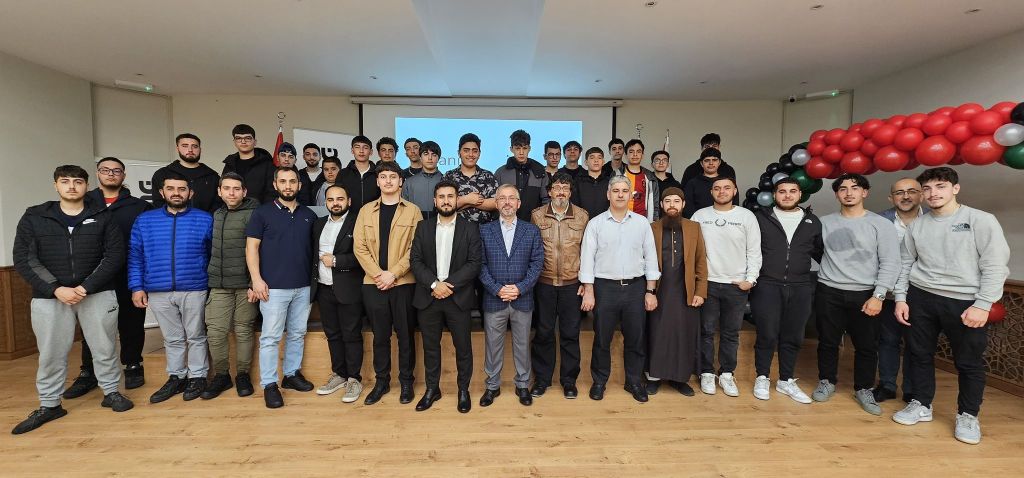 MÜŞAVİR YENTÜRK GENÇLERLE&nbsp;BULUŞTU